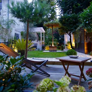 https://villa-du-square-luxury-guest-house.fr-paris.fr